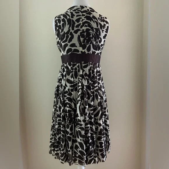 Pretty Brown/Cream Dress - Picture 4 of 6